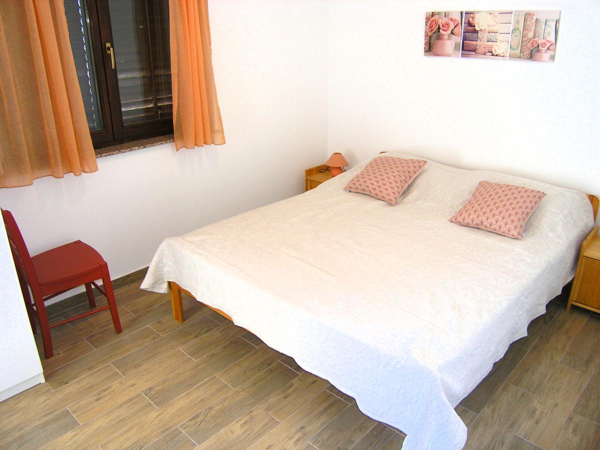 Apartman Braut Krk Town Exterior foto